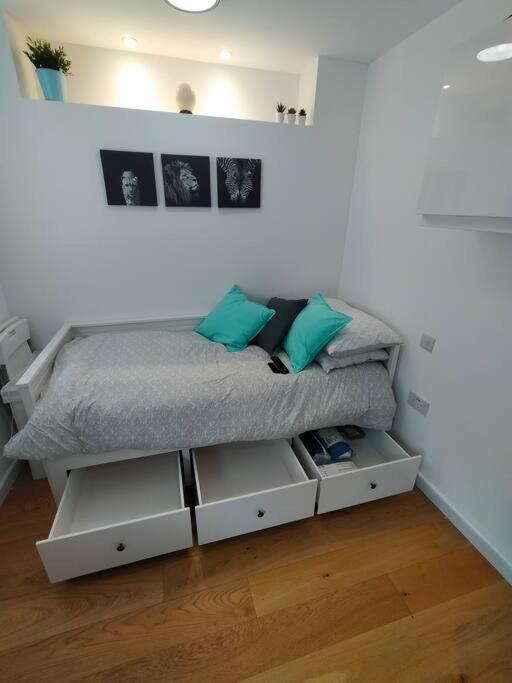 Appartamento Private Self Contained Self Catering Flat Bristol Esterno foto